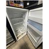 Image 2 : Insignia 17 Cu. Ft. Upright Convertible Freezer/Refrigerator (Model NS-UZ17SSO-C)