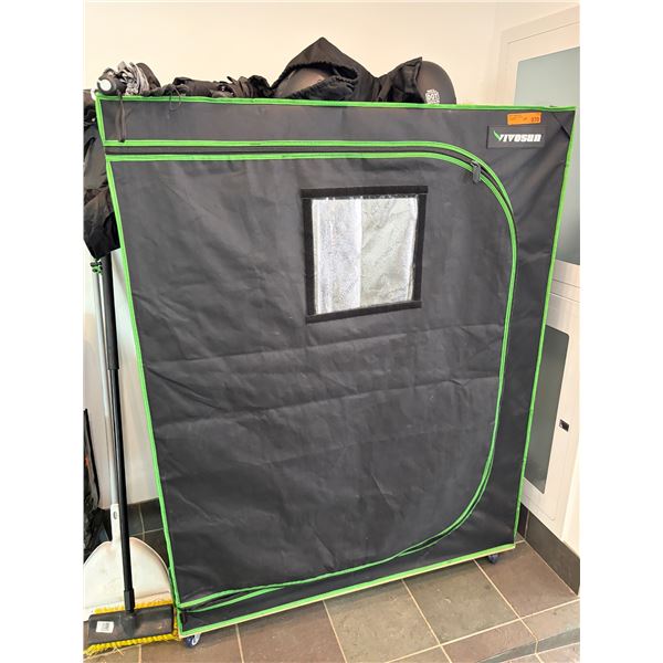 Vivosun Indoor Grow Tent - 48x24x63"