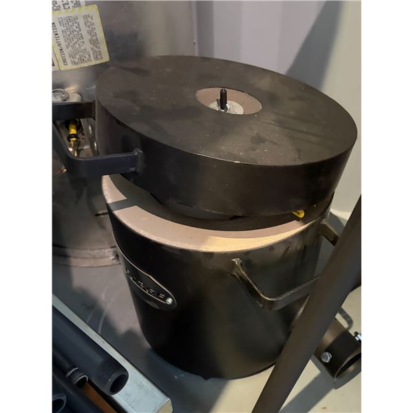 Devil-Forge Propane Gas Melting Furnace - For melting metals - Brand New Unused