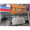 Image 5 : 3 Shelves - Misc. oscillating fans