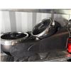 Image 2 : 2 Shelves - Oscillating Fans (Approx. 7)