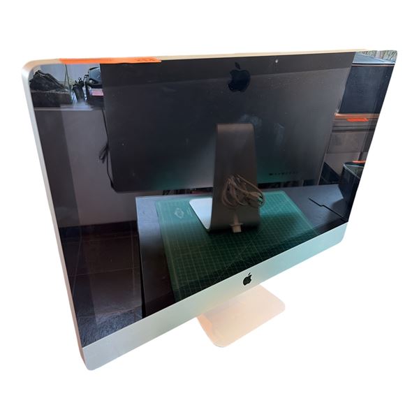Apple iMac - 27" Screen - 4gb RAM / 1TB HD