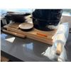 Image 4 : Speckled Enamel Multi-Tier Steamer, Rolling Pins, Cutting Boards and Kitchen Tools