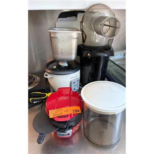 Black & Decker Rice Cooker, Waffle Maker and Assorted Small Kitchen Appliances