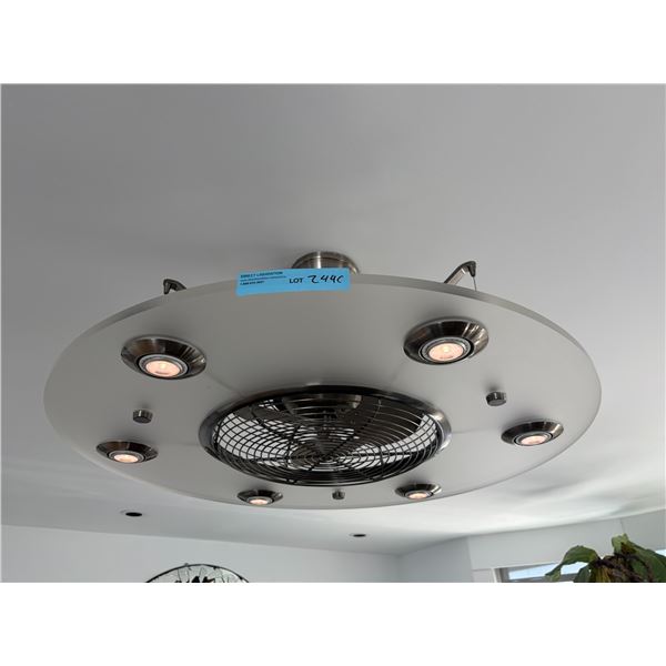 Round Flush-Mount Ceiling Fan with Integrated Light Fixture