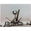 Image 3 : Round Flush-Mount Ceiling Fan with Integrated Light Fixture