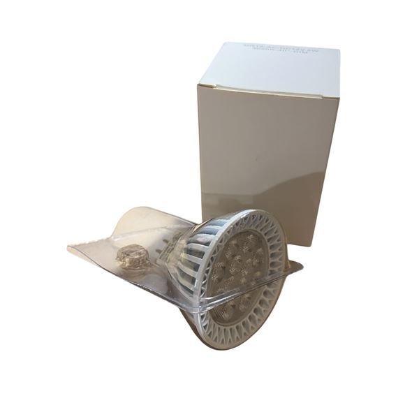 L2 - BNIB Group of 5 Boxes Yigeda MR 3000K Lights (200 Per Box)