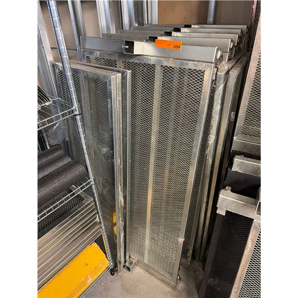 L2 - Lot of Heavy-Duty Galvanized Steel Wire Mesh