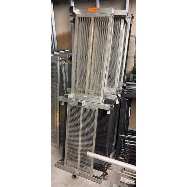 L2 - Lot of Heavy-Duty Galvanized Steel Wire Mesh