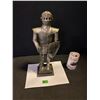 Image 1 : Knight statue