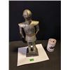 Image 2 : Knight statue