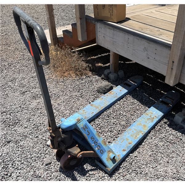 Blue Manual Pallet Jack (Needs Repair)