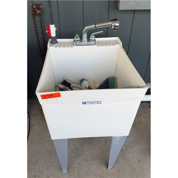 E.L. Mustee & Sons Utilatub Single Basin Utility Sink 24" x 19.5" x 33.5"H