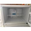 Image 3 : Whirlpool ET1FTKXKQ10 Top Freezer Refrigerator