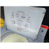 Image 10 : Qty 2 Top-Load Washing Machines: GE & Whirlpool w/ Affresh