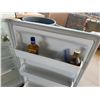 Image 7 : Frigidaire FFTR1814WW2  Top Freezer Refrigerator (contents not included)