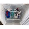 Image 11 : Frigidaire FFTR1814WW2  Top Freezer Refrigerator (contents not included)