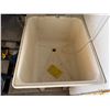 Image 3 : E.L. Mustee & Sons Utilatub Single Basin Utility Sink 24" x 17.5" x 10"H (basin depth)