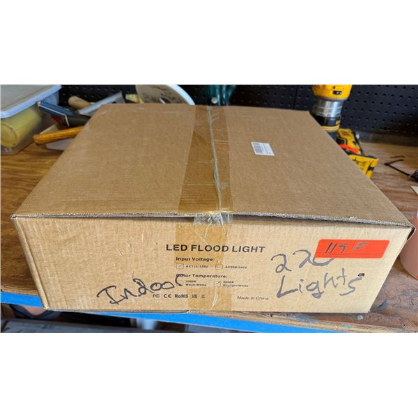 Box of 2 Solla X004D9YRTF Indoor LED Flood Lights