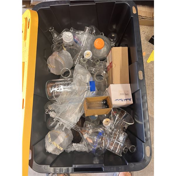 Bin Laboratory Glassware: Beakers, Erlenmeyer Flasks, etc