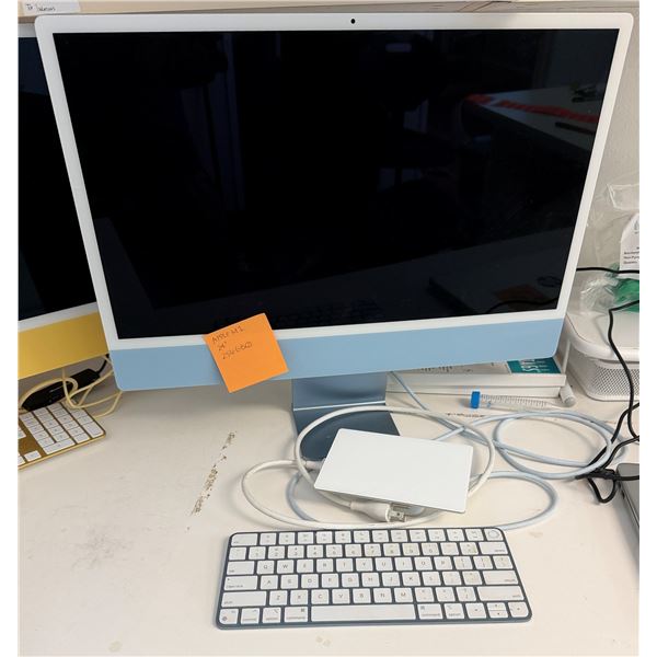 Apple M1 Computer 256 GB w/ 24" Monitor & Keyboard