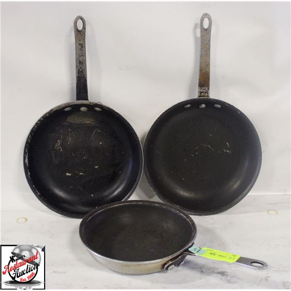 3 COMMERCIAL ALUMINUM FRYING PANS