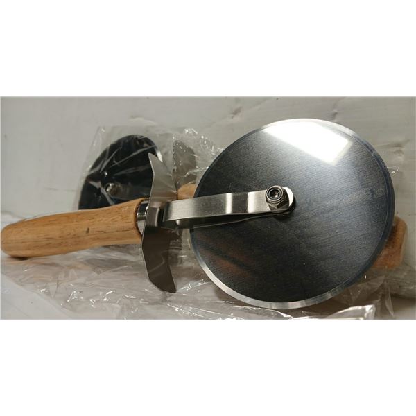 TWO NEW 4" COMMERCIAL PIZZA CUTTERS - JR7400