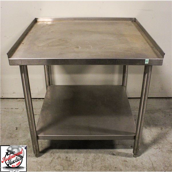 32" X 30" S/S EQUIPMENT STAND W/ UNDERSHELF