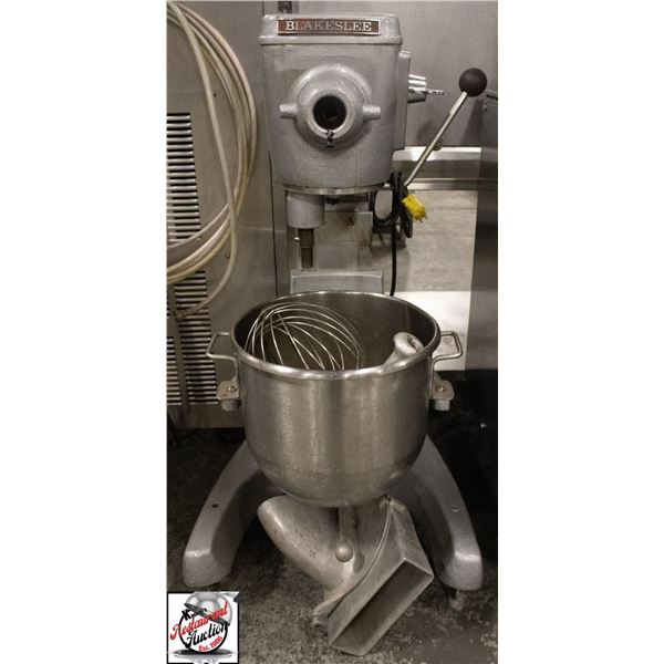 BLAKESLEE 30 QT MIXER W/ ATTACHMENTS