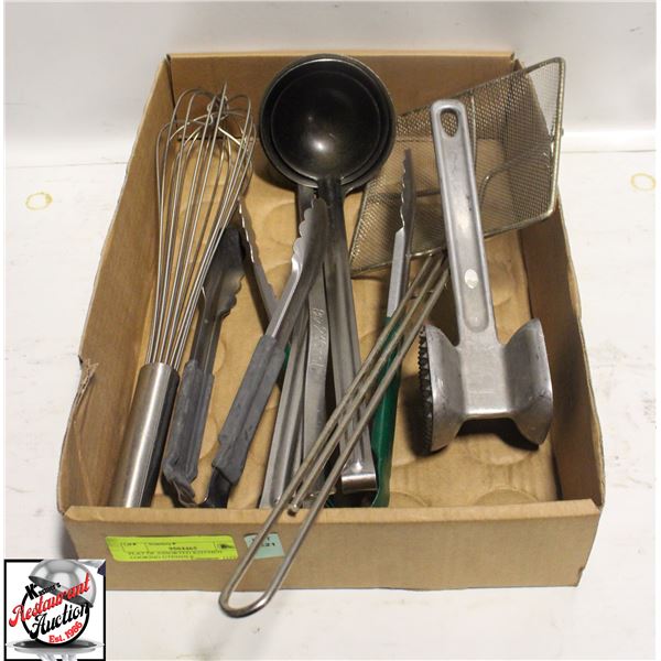 FLAT OF ASSORTED KITCHEN COOKING UTENSILS