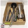 Image 1 : FLAT OF ASSORTED KITCHEN COOKING UTENSILS