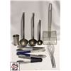 Image 2 : FLAT OF ASSORTED KITCHEN COOKING UTENSILS