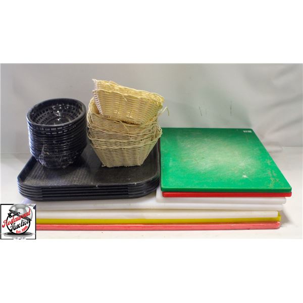 BAILIFF SEIZURE: LOT OF ASSORTED PLASTIC CUTTING