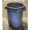 Image 1 : BAILIFF SEIZURE: RUBBERMAID COMMERCIAL 32G BRUTE
