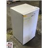 Image 4 : BAILIFF SEIZURE: MASTER CHEF MINI FRIDGE