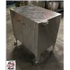 Image 3 : STAINLESS STEEL 2 DOOR CABINET W/ SOLID TOP
