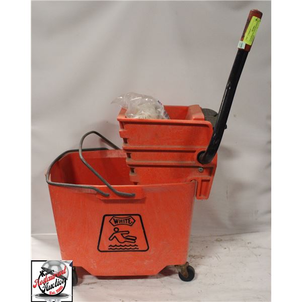 COMMERCIAL MOP BUCKET W/ WRINGER
