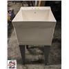 Image 1 : LAUNDRY TUB SINK WITH LEGS - 20" x 24"