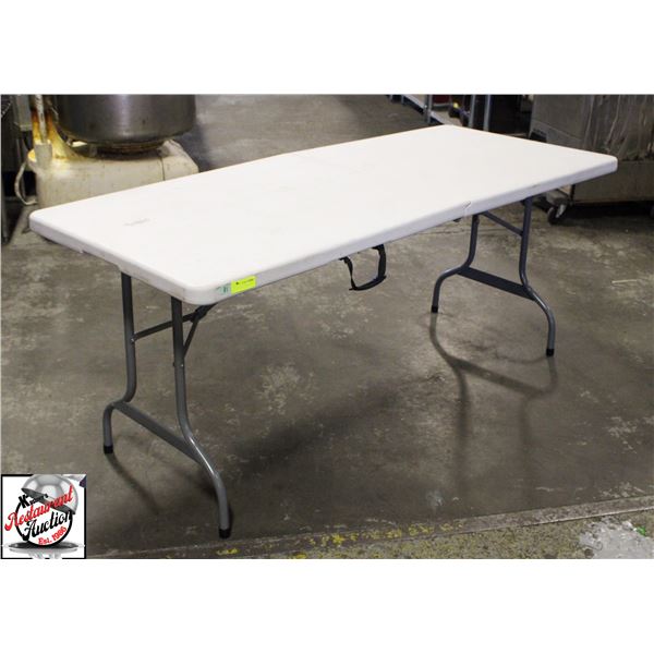 FOLDING 6' PLASTIC TABLE