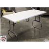 Image 1 : FOLDING 6' PLASTIC TABLE