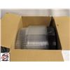 Image 1 : CASE OF PLASTIC DISPOSABLE CAKE TRAYS AND LIDS