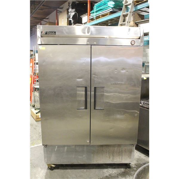 TRUE 2 DOOR SOLID S/S UPRIGHT FREEZER