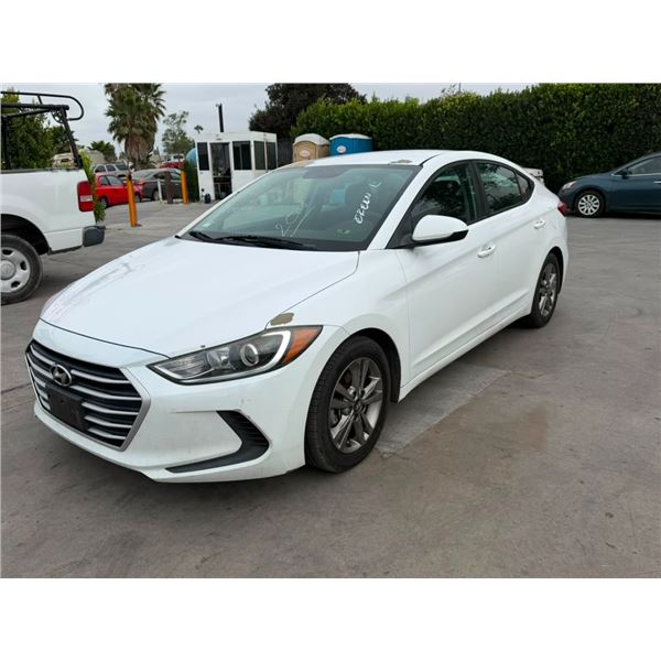 HYUN ELANTRA 2018 O/S TITLE 2 DAYS