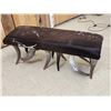 Image 5 : Awesome Steer Hide & Horn Bench