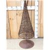 Image 3 : Rustic Barb Wire Christmas Tree