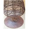 Image 5 : Rustic Barb Wire Christmas Tree