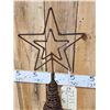 Image 6 : Rustic Barb Wire Christmas Tree