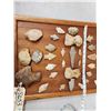 Image 5 : Collection Of 33 Stone Arrowheads & Tools Native American Artifacts
