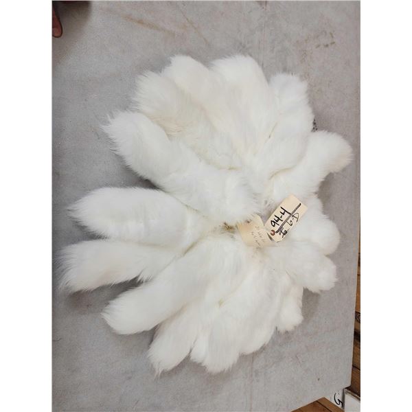 20 Arctic Ranch Fox Tail Keychains Taxidermy
