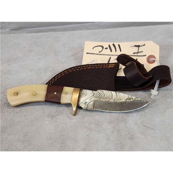 Bone Collector 4" Fixed Blade Hand Made Damascus Knife